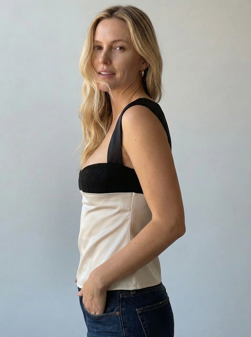 Dames Top | Mouwloos Vierkante Hals Contrast Design